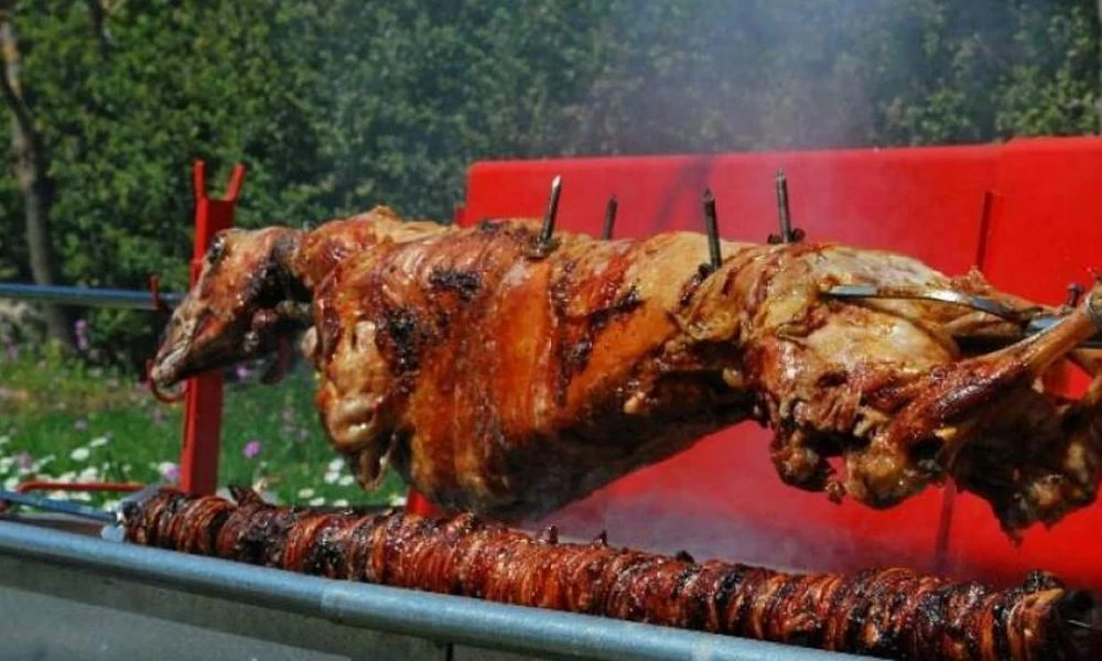 Λόγος μετακίνησης: «Είναι μεγάλο το αρνί και δεν μπορούν να το φάνε μόνοι τους»